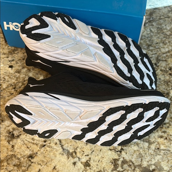 Hoka Clifton 8 black/white Running Shoes 9.5 - Picture 5 of 7